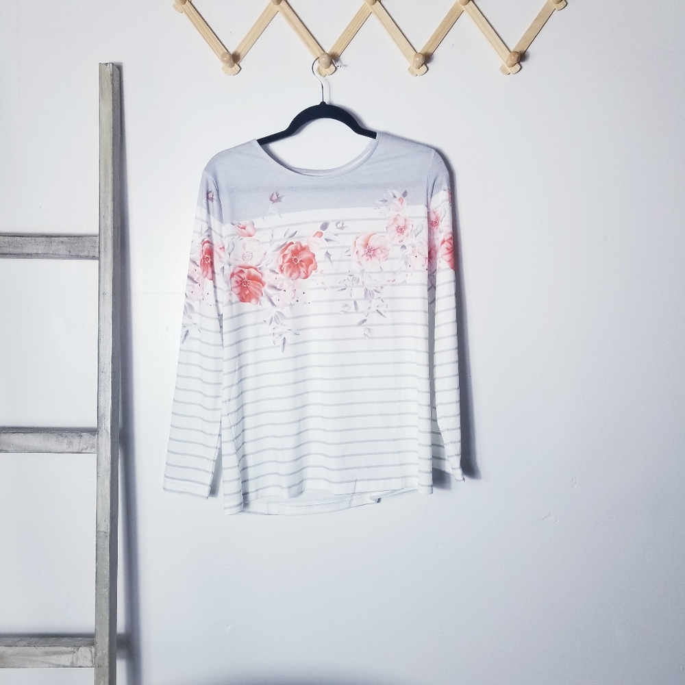 LONG SLEEVE BLOUSE WITH FLOWERS SIZE MEDIUM